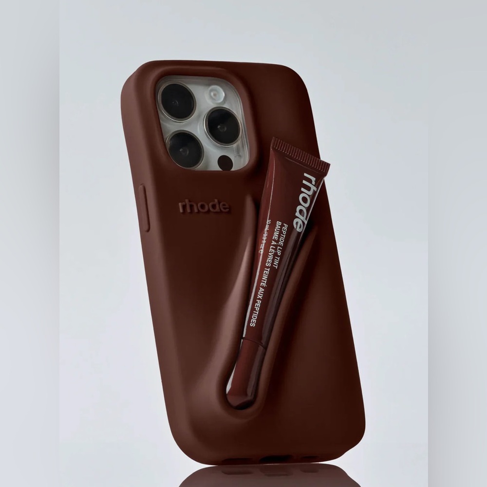 Rhode Iphone 15 pro max brown case